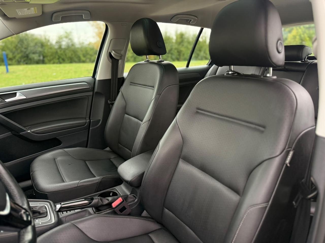 2019 Volkswagen Golf Highline Photo