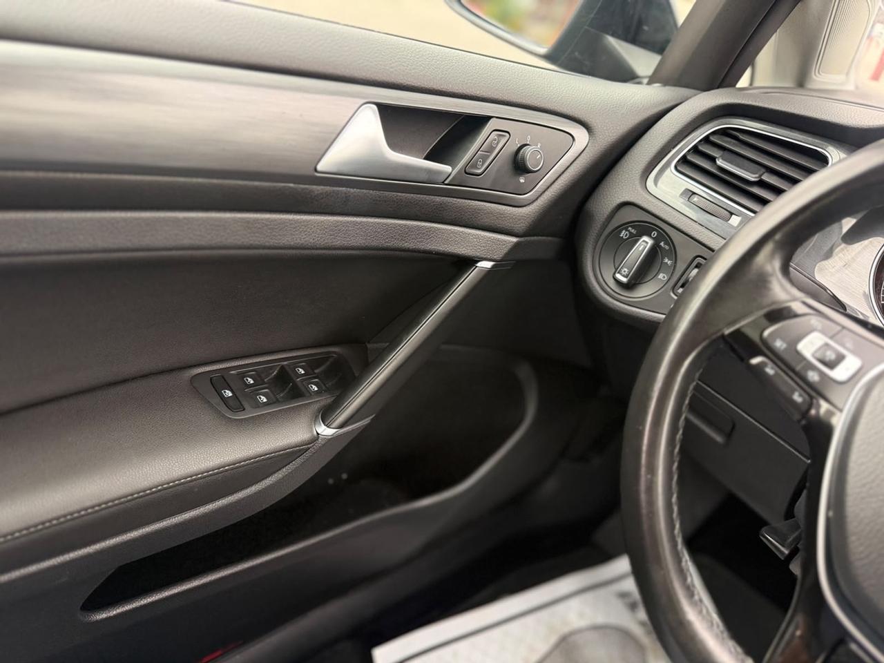 2019 Volkswagen Golf Highline Photo