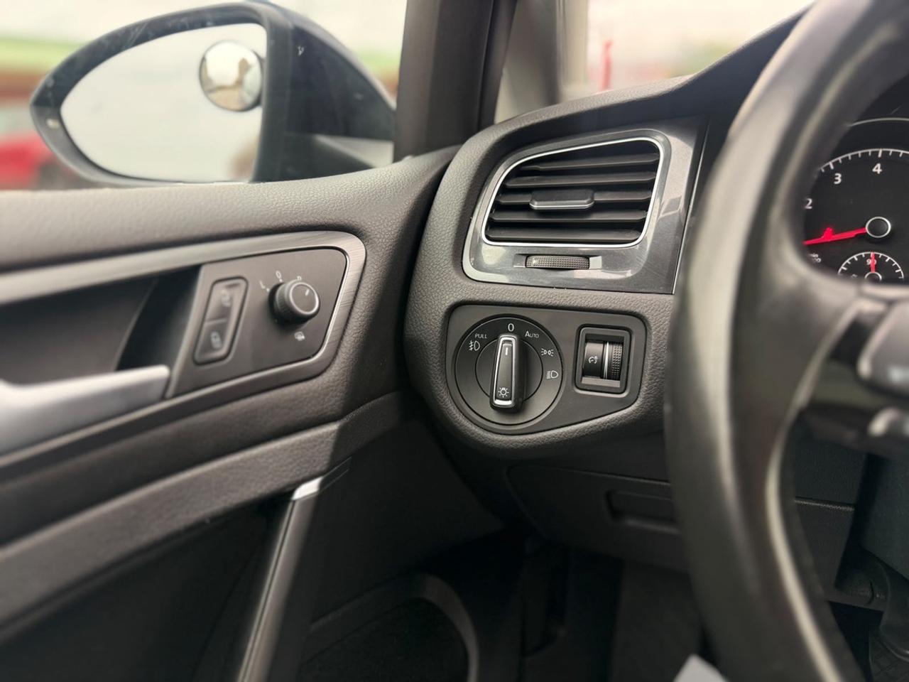 2019 Volkswagen Golf Highline Photo