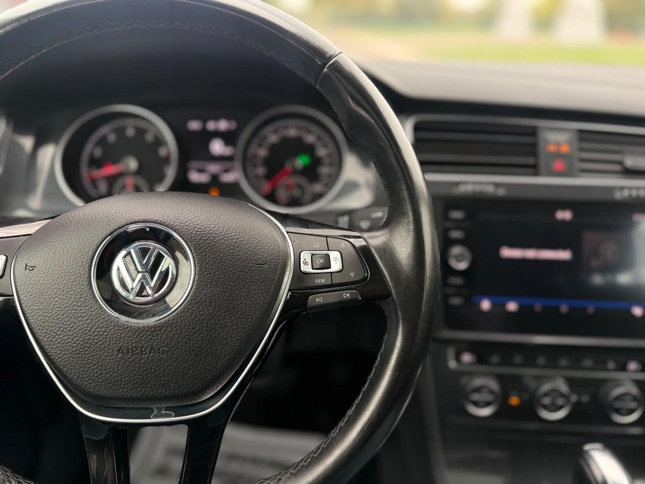 2019 Volkswagen Golf Highline Photo
