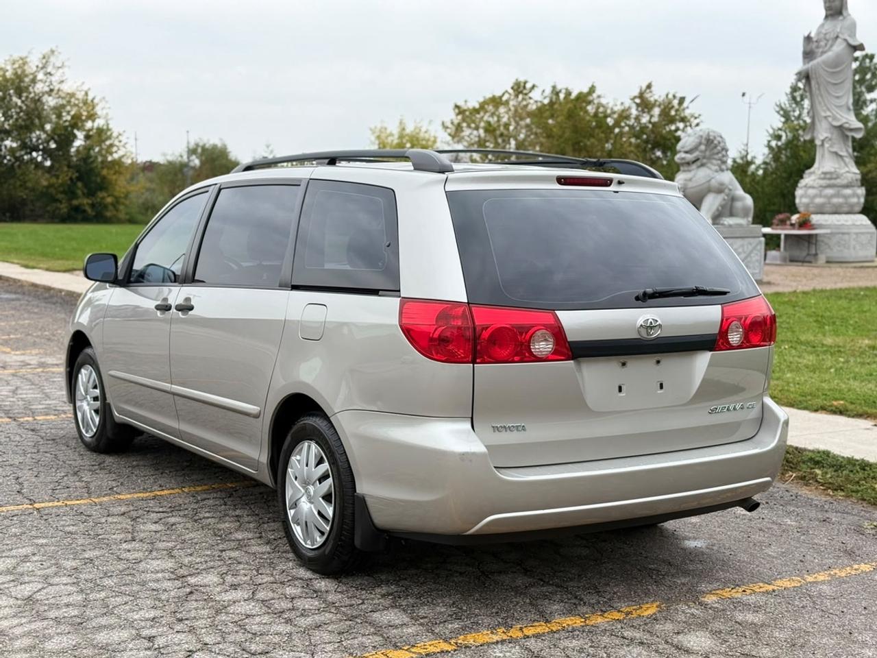 2006 Toyota Sienna CE Photo