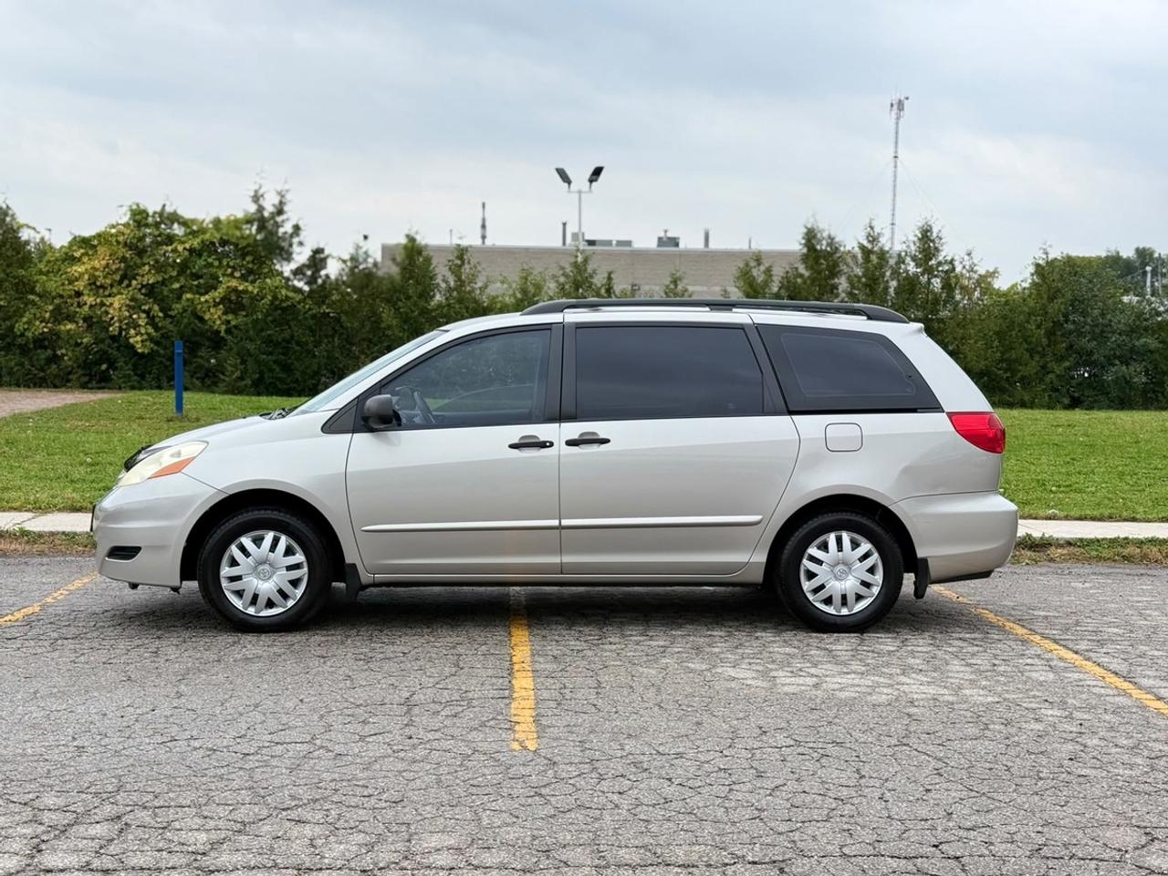 2006 Toyota Sienna CE Photo