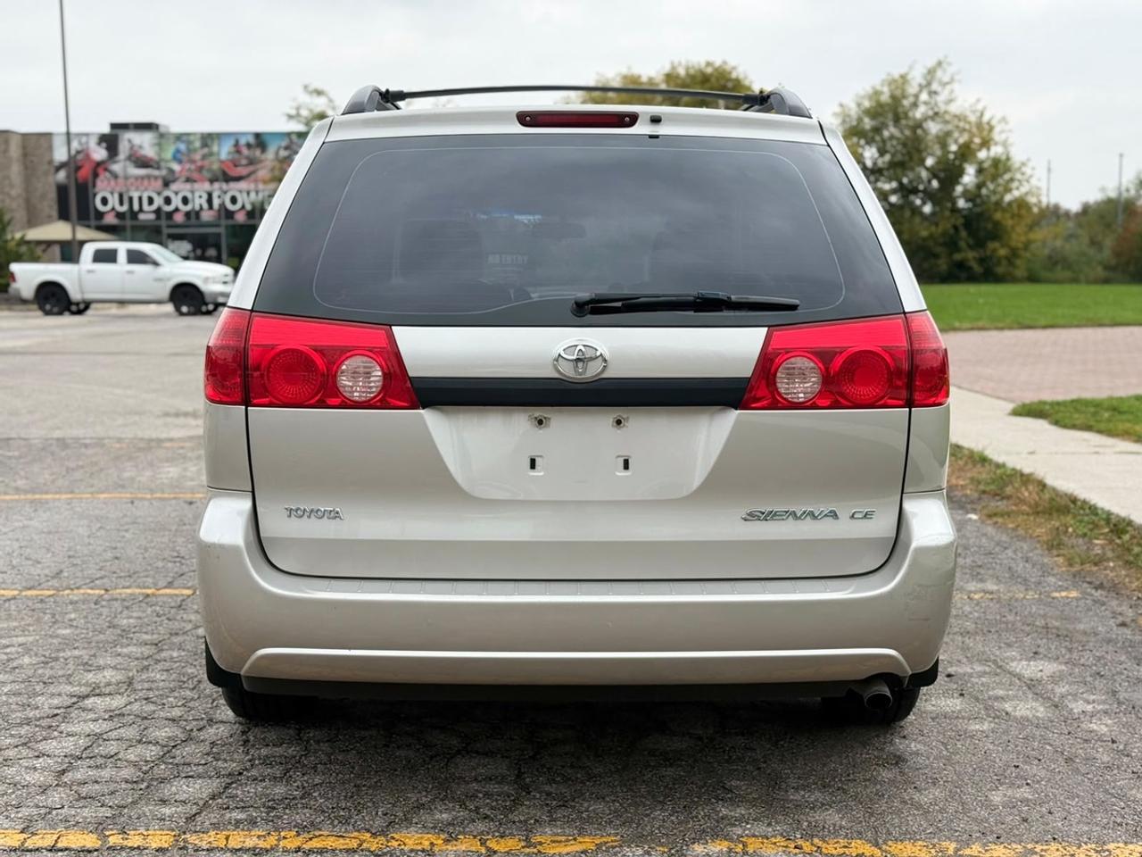 2006 Toyota Sienna CE Photo