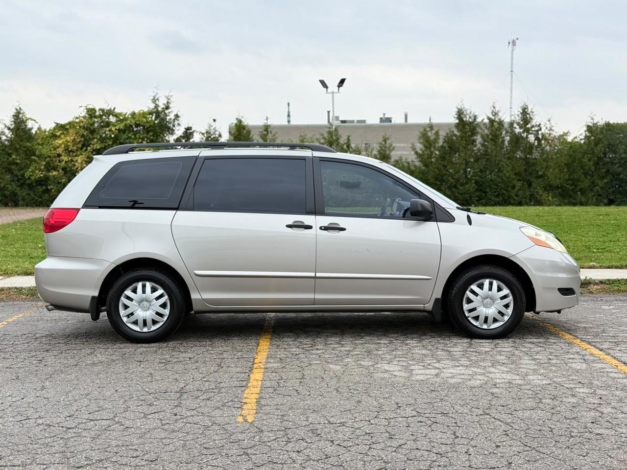 2006 Toyota Sienna CE Photo