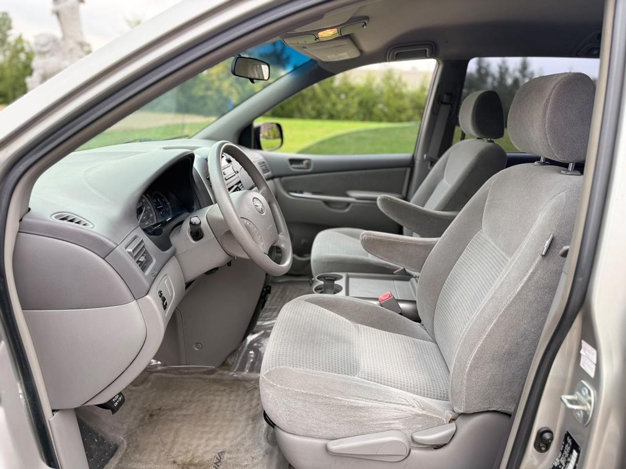 2006 Toyota Sienna CE Photo