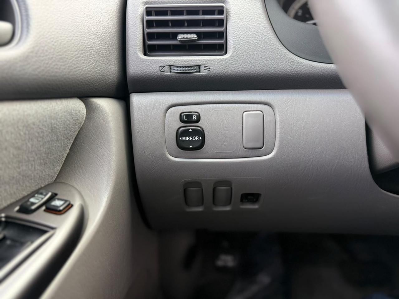 2006 Toyota Sienna CE Photo