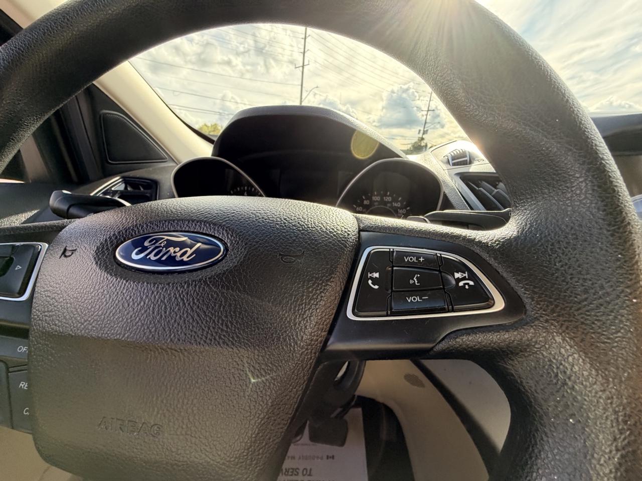 2017 Ford Escape SE Photo