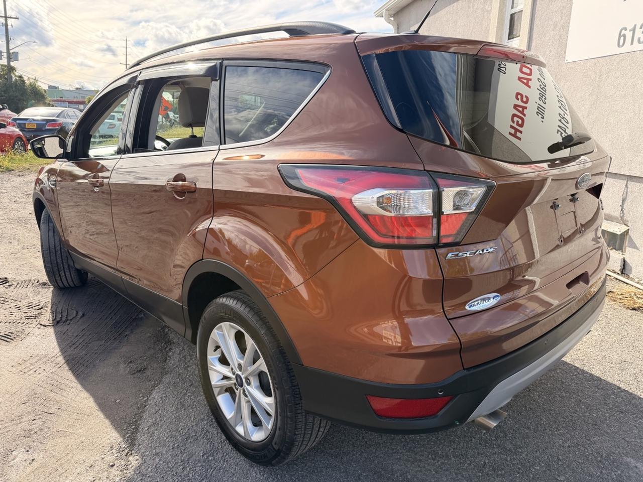 2017 Ford Escape SE Photo
