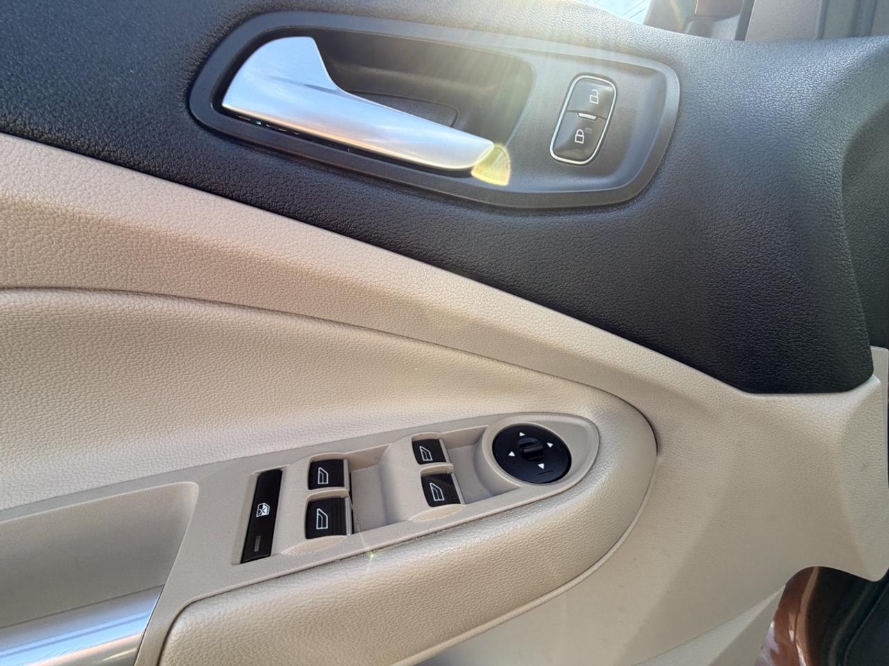 2017 Ford Escape SE Photo