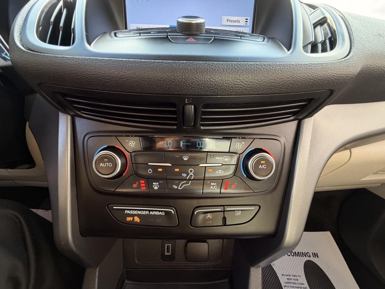 2017 Ford Escape SE Photo
