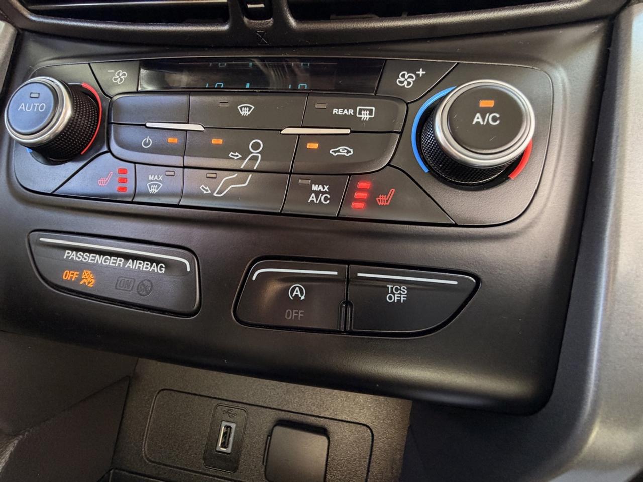2017 Ford Escape SE Photo
