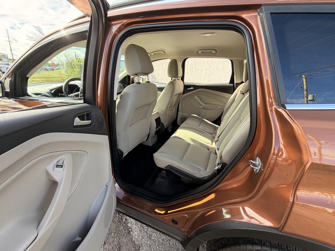 2017 Ford Escape SE Photo