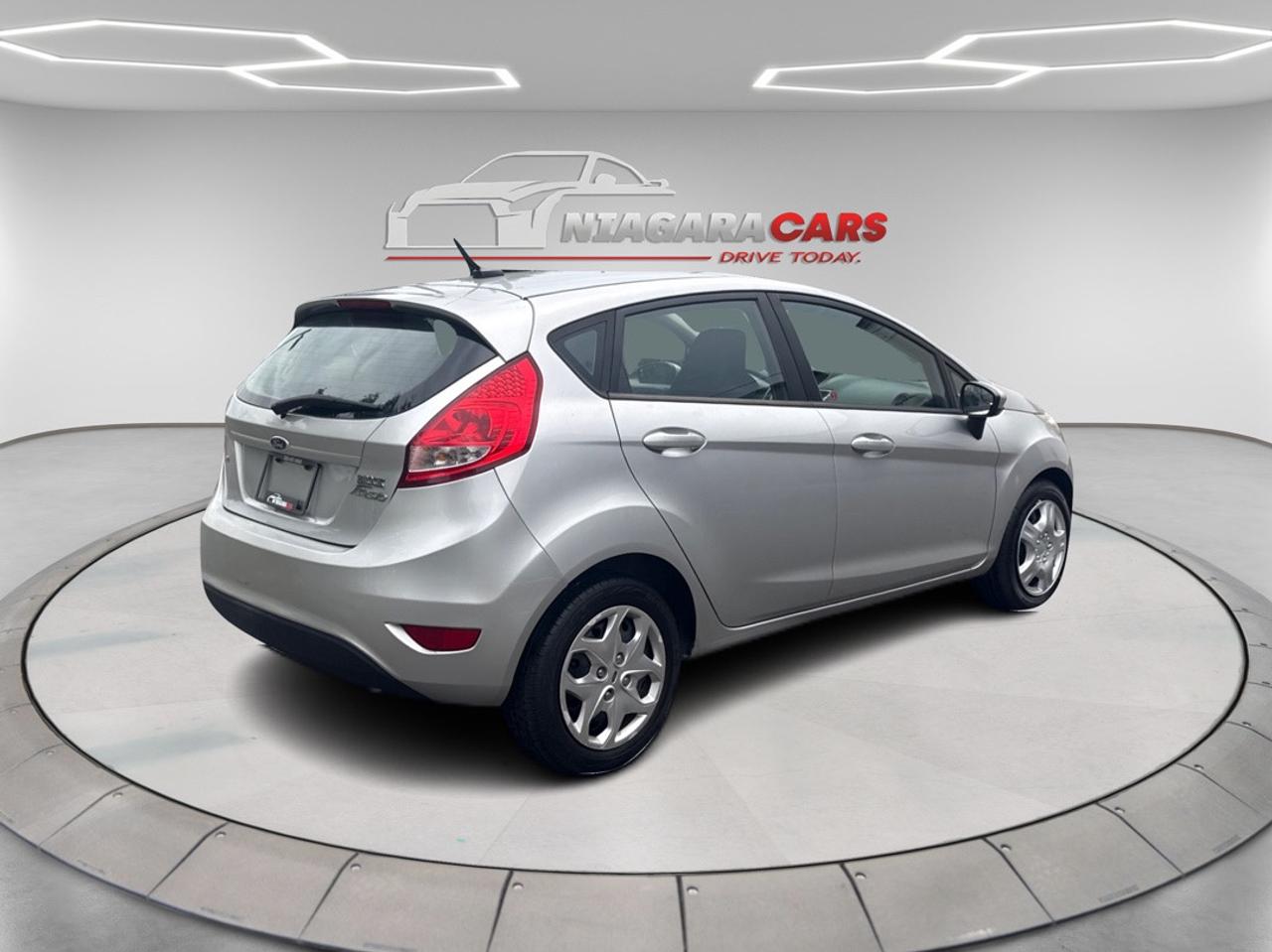 2012 Ford Fiesta SE Photo