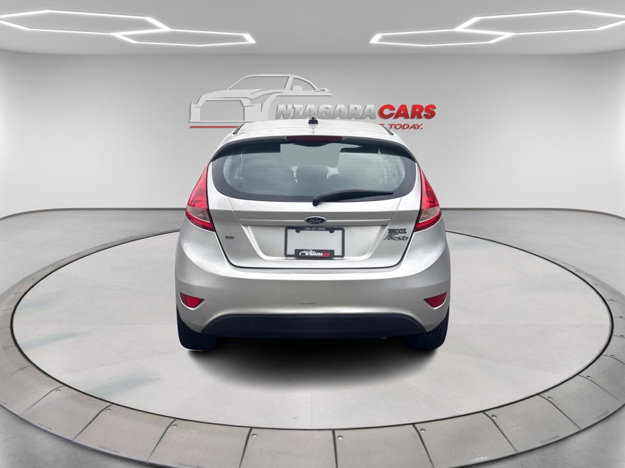 2012 Ford Fiesta SE Photo3
