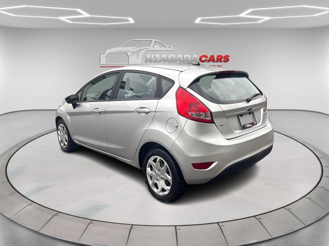 2012 Ford Fiesta SE Photo4