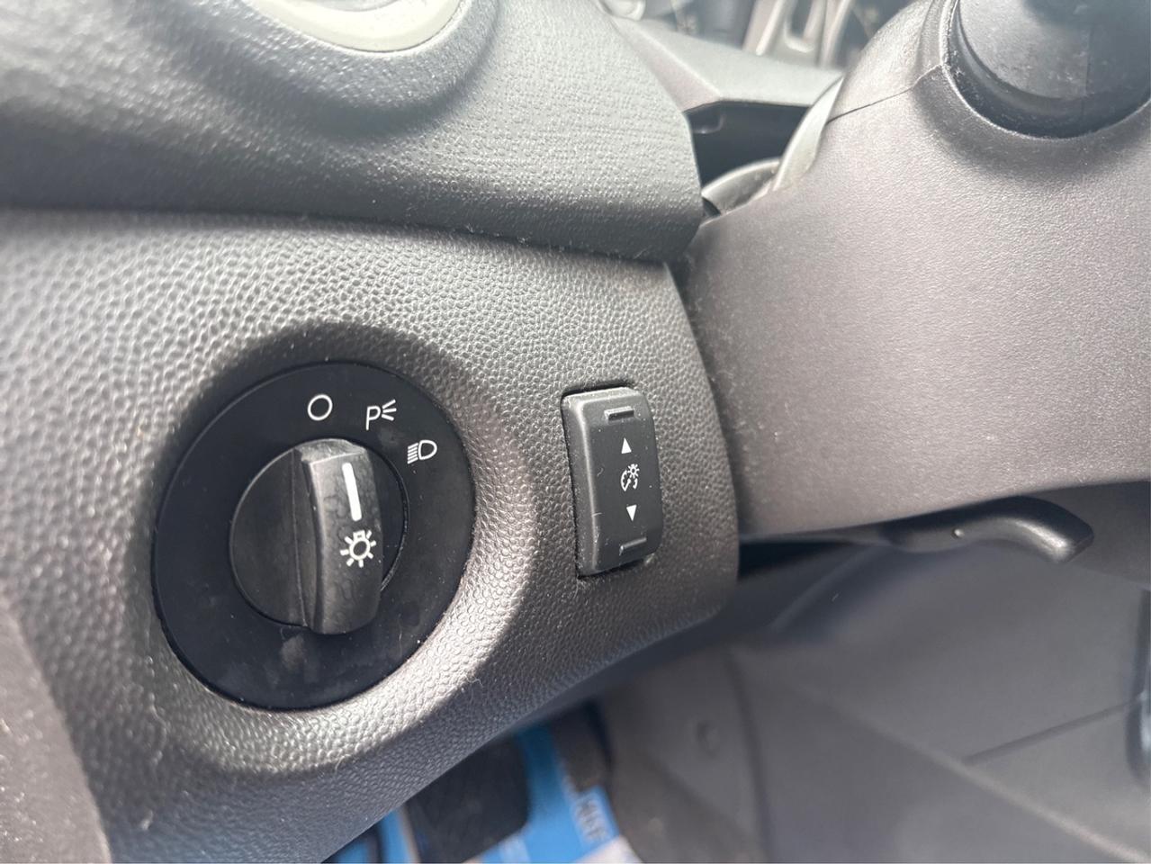 2012 Ford Fiesta SE Photo