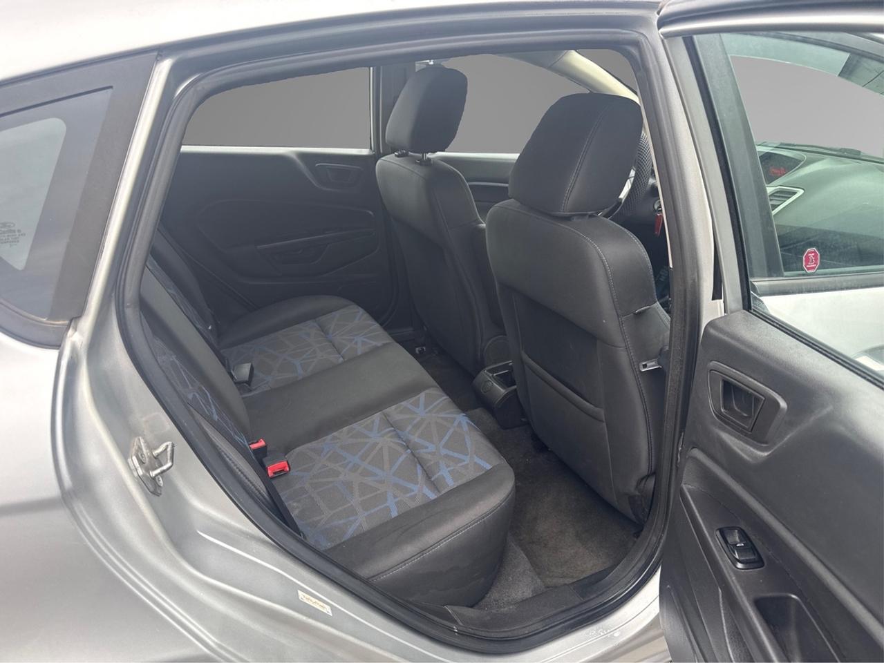 2012 Ford Fiesta SE Photo