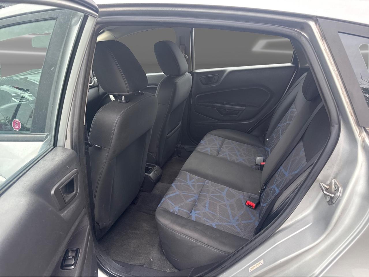 2012 Ford Fiesta SE Photo
