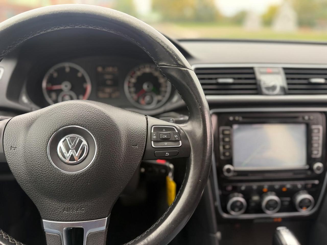 2014 Volkswagen Passat TDI Comfortline Photo