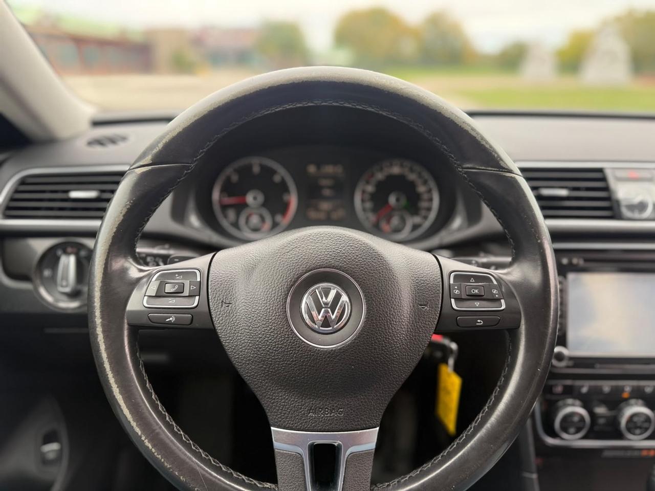 2014 Volkswagen Passat TDI Comfortline Photo