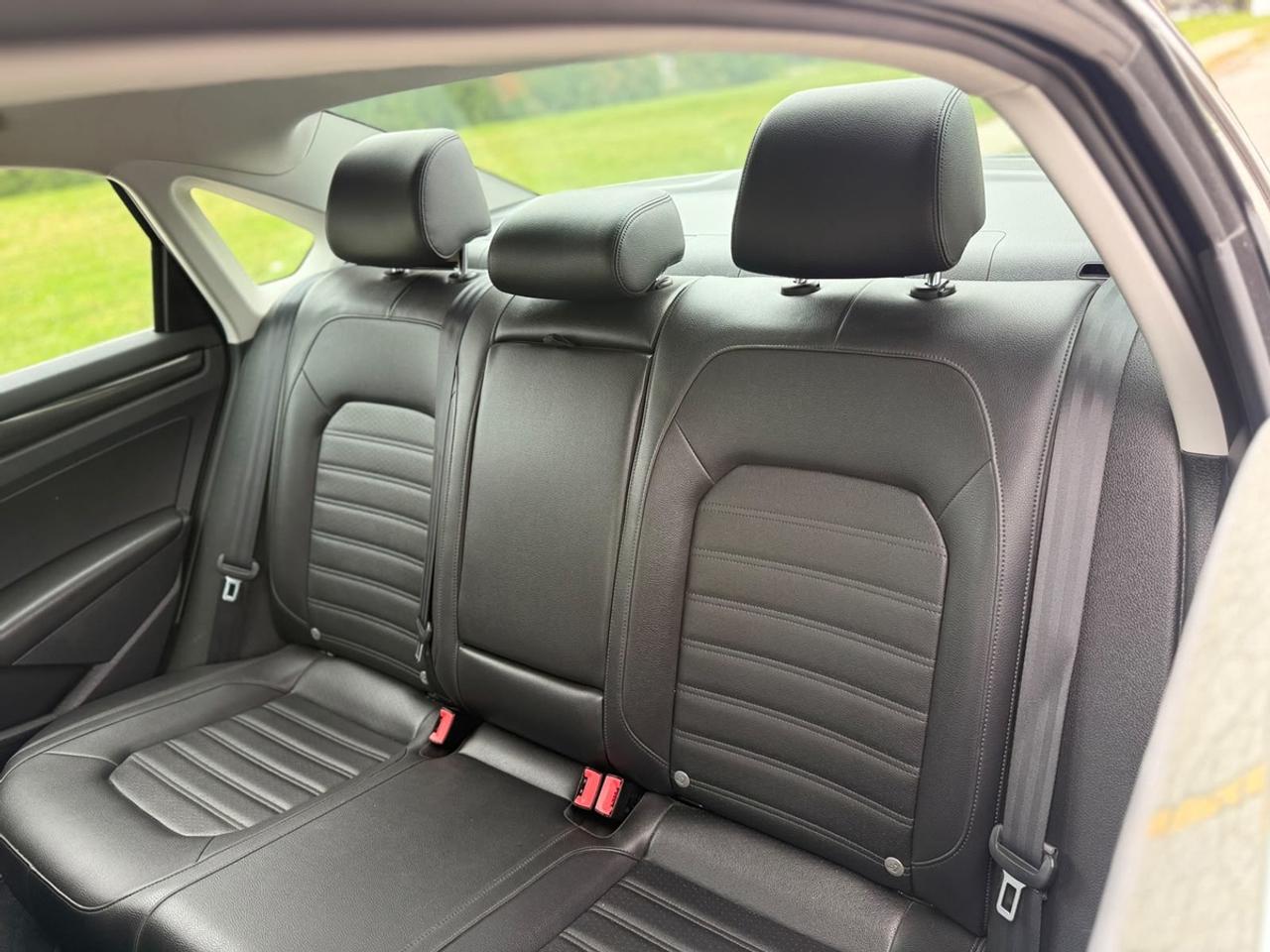 2014 Volkswagen Passat TDI Comfortline Photo