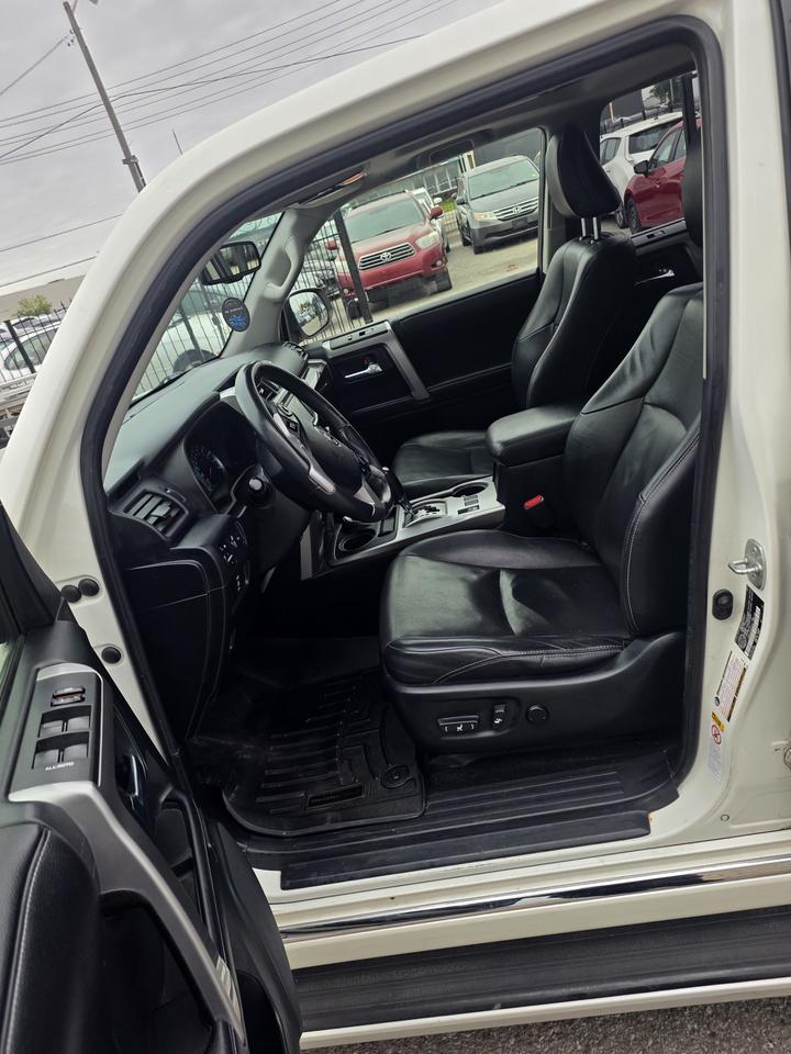 2016 Toyota 4Runner Limited Photo