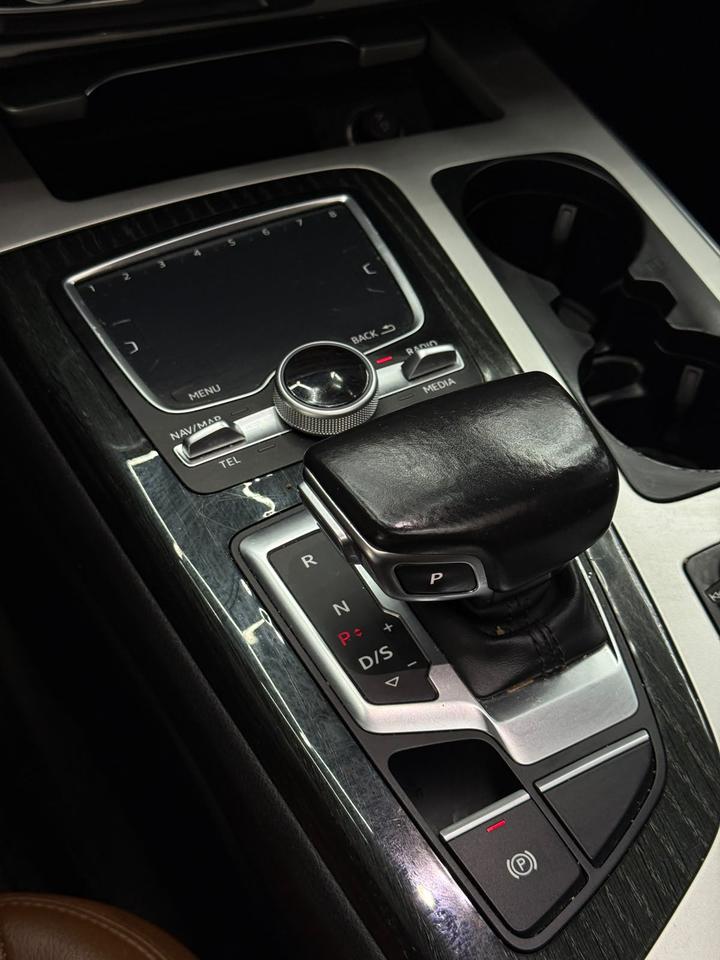 2017 Audi Q7 Premium Plus Photo