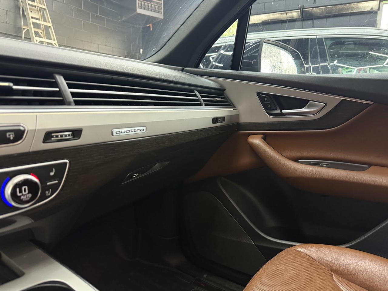 2017 Audi Q7 Premium Plus Photo