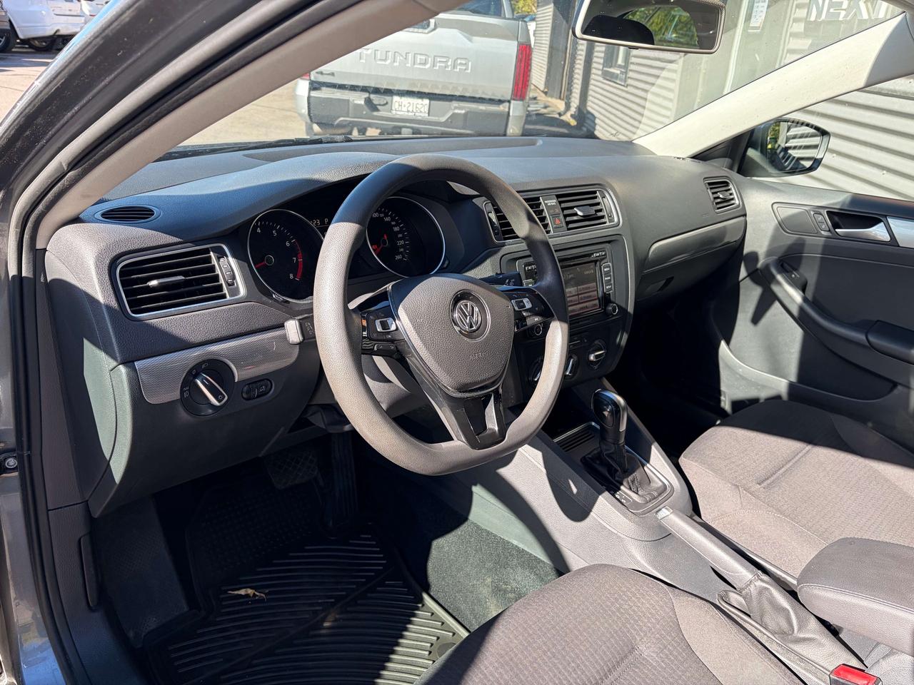 2015 Volkswagen Jetta 1.8 TSI Comfortline Heated Seats One Owner Photo