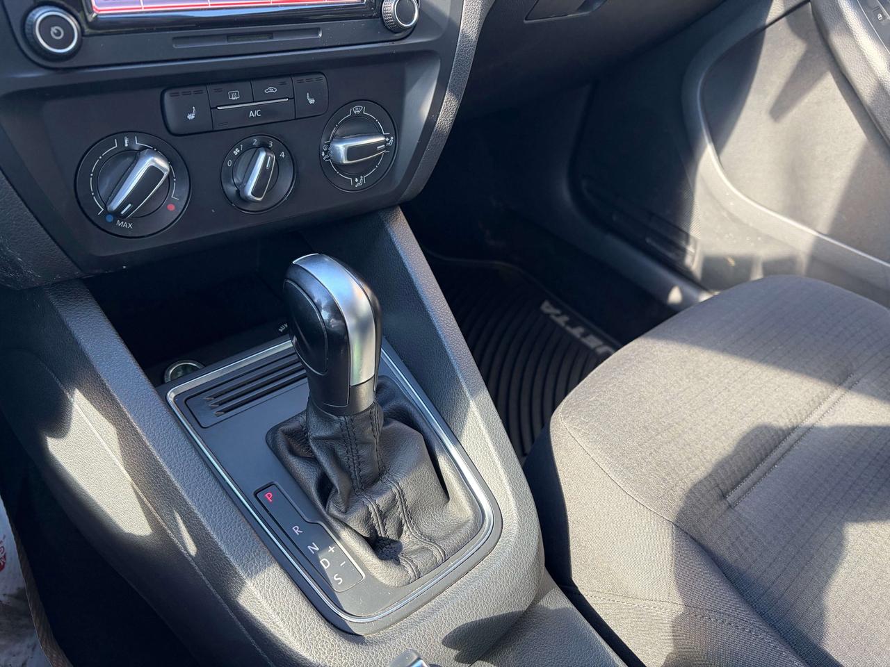 2015 Volkswagen Jetta 1.8 TSI Comfortline Heated Seats One Owner Photo