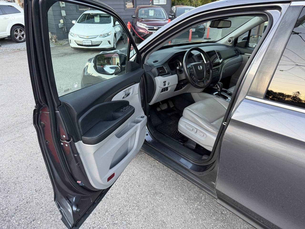 2019 Honda Ridgeline RTL Loaded Photo