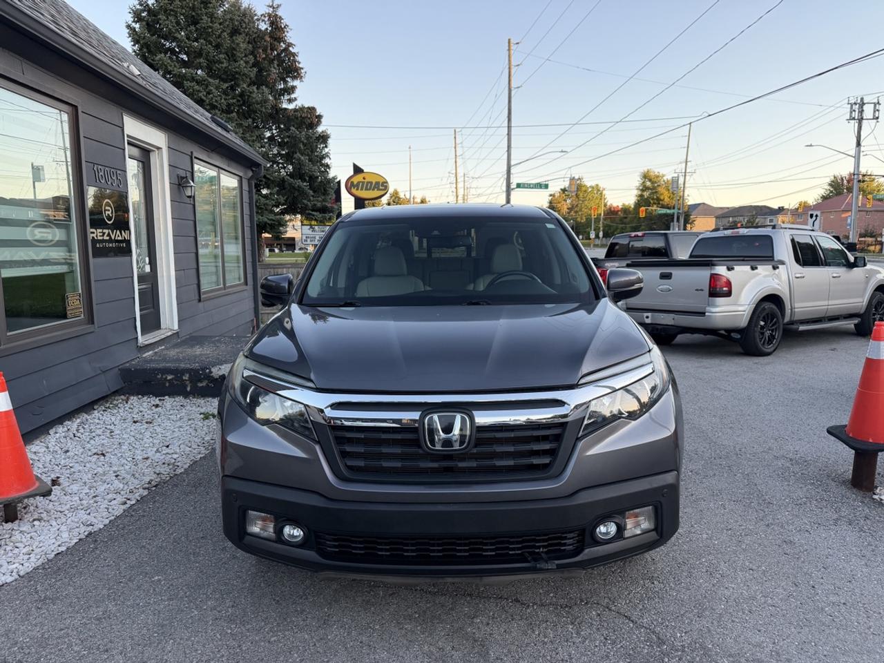 2019 Honda Ridgeline RTL Loaded Photo2
