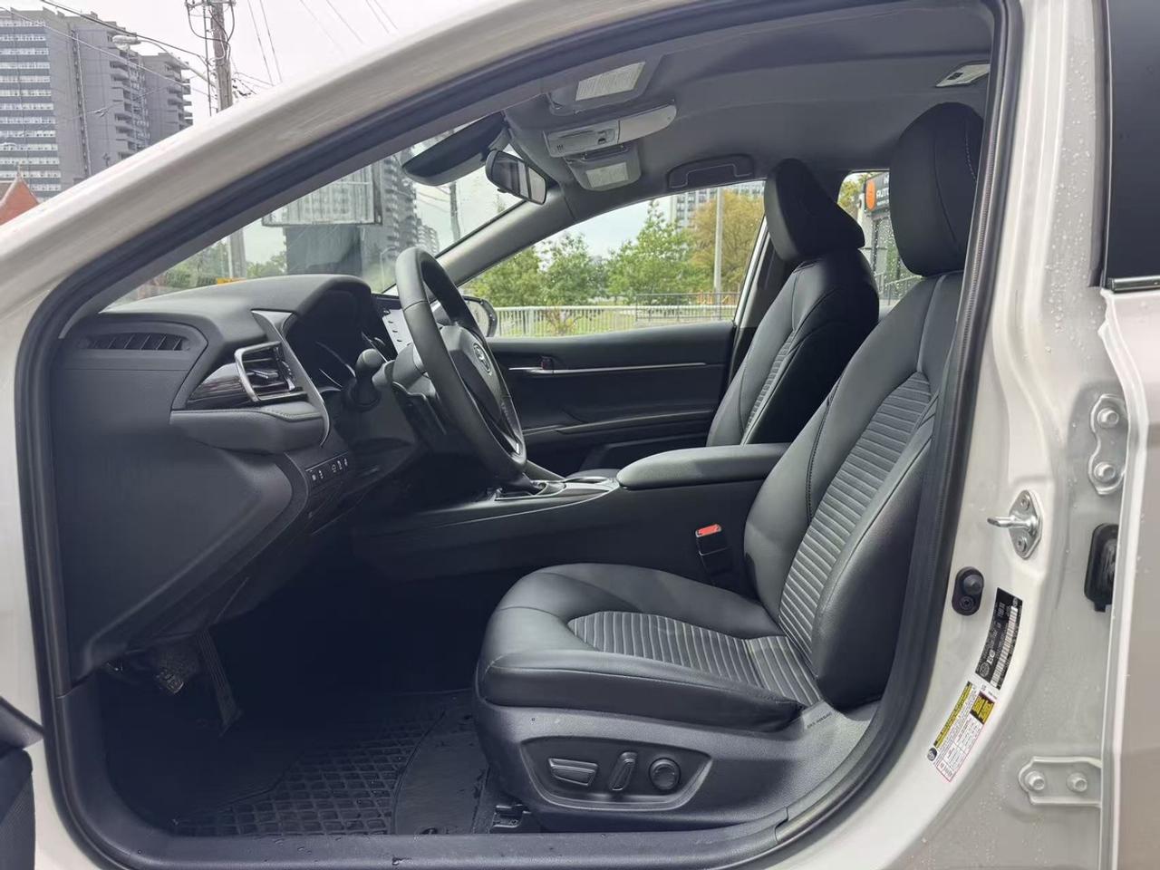 2023 Toyota Camry SE Photo