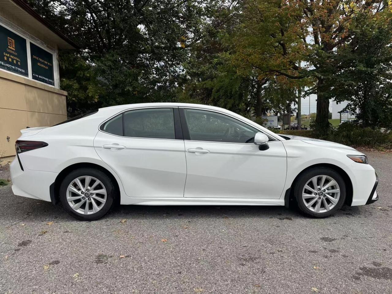 2023 Toyota Camry SE Photo