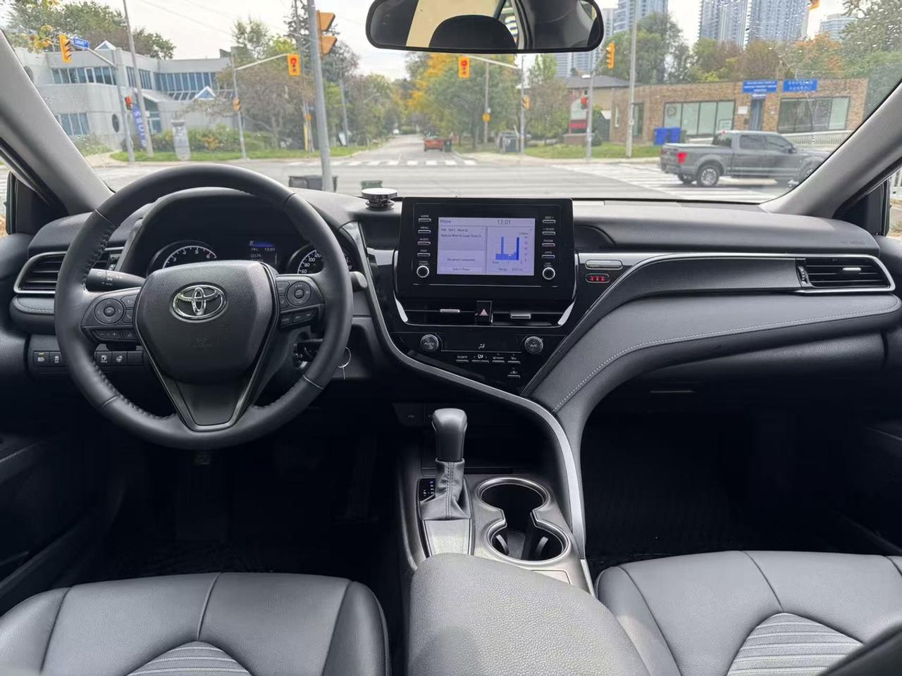 2023 Toyota Camry SE Photo