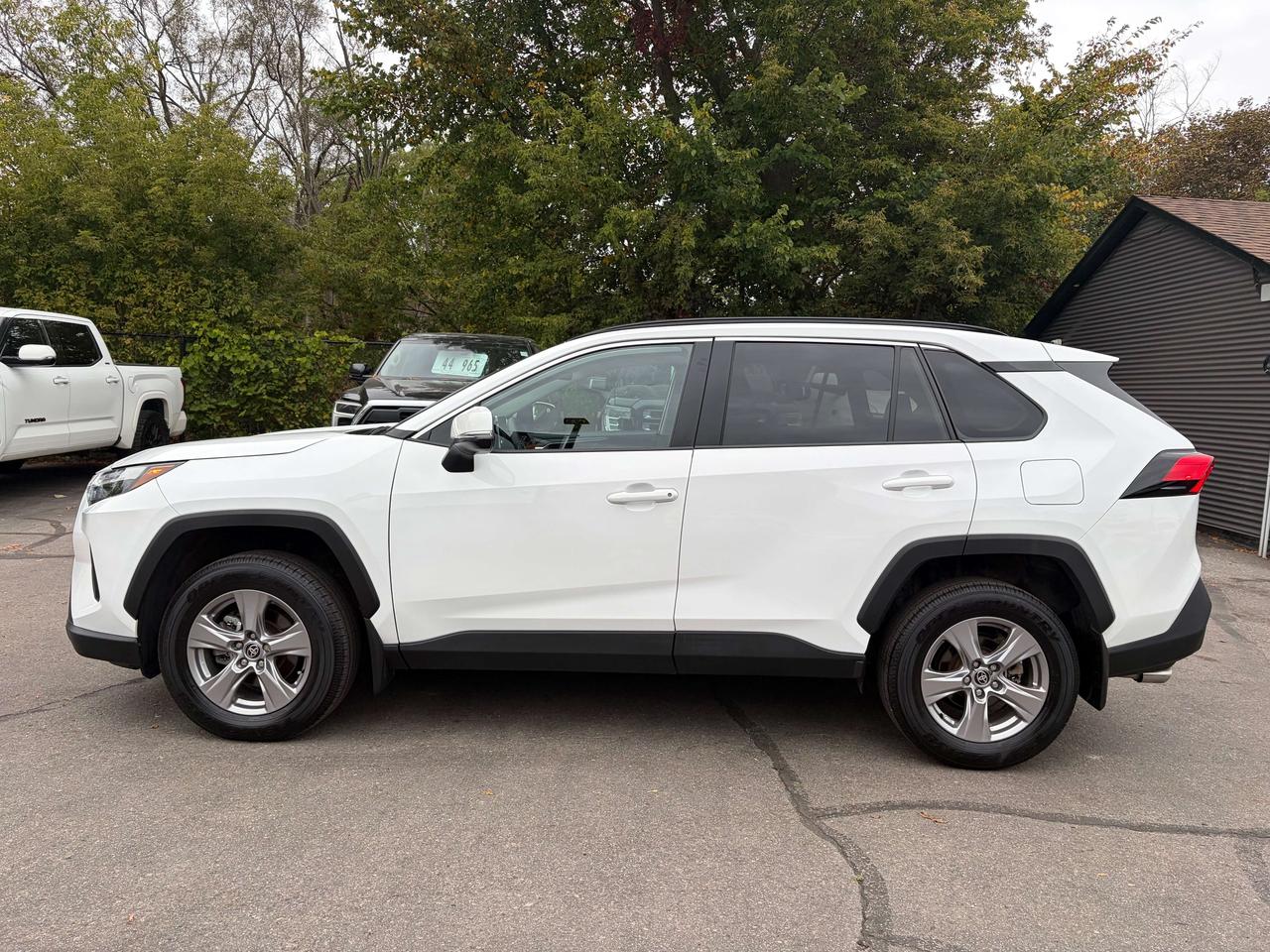 2025 Toyota RAV4 XLE AWD Moonroof One Owner Heated Seats & Steeri Photo