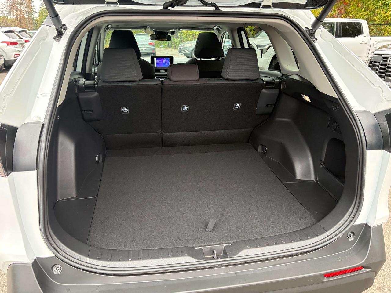 2025 Toyota RAV4 XLE AWD Moonroof One Owner Heated Seats & Steeri Photo