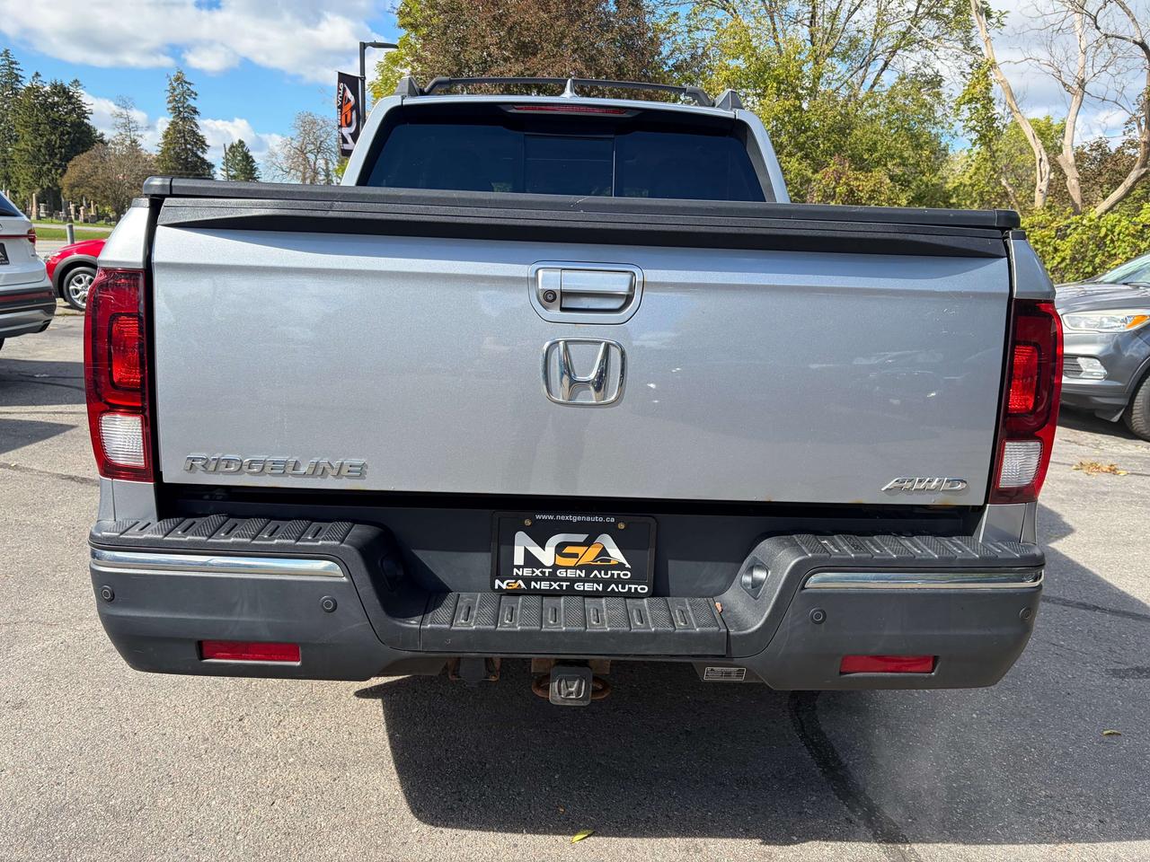 2017 Honda Ridgeline EX-L AWD Leather Moonroof Clean CARFAX Photo