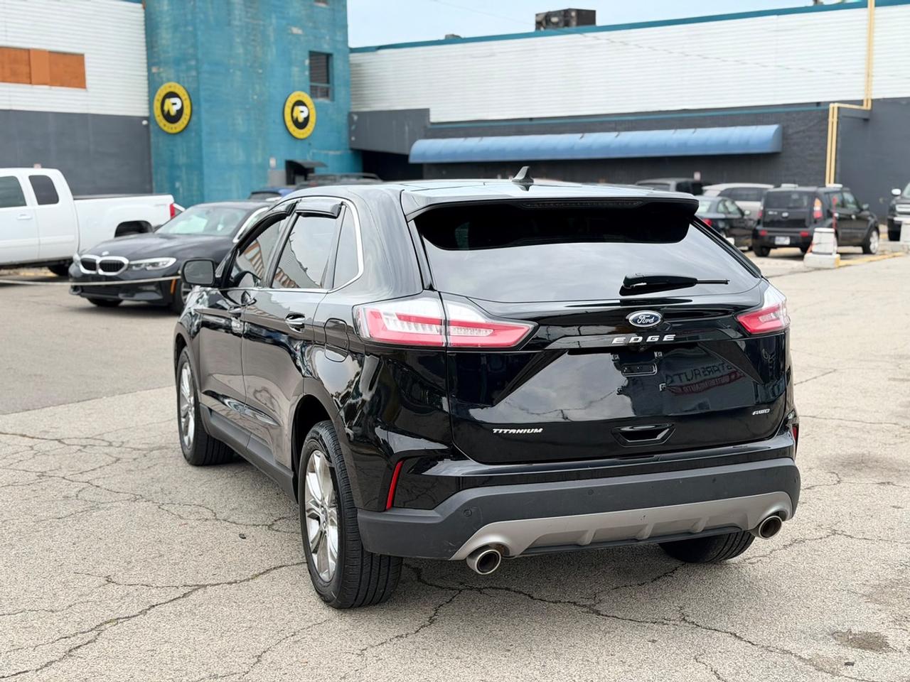 2022 Ford Edge Titanium Photo