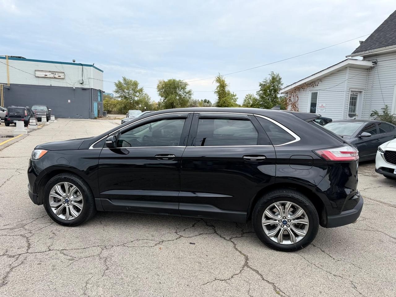2022 Ford Edge Titanium Photo