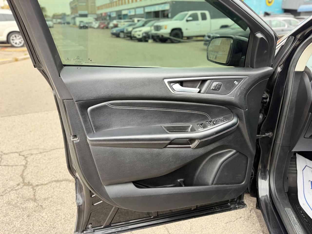 2022 Ford Edge Titanium Photo