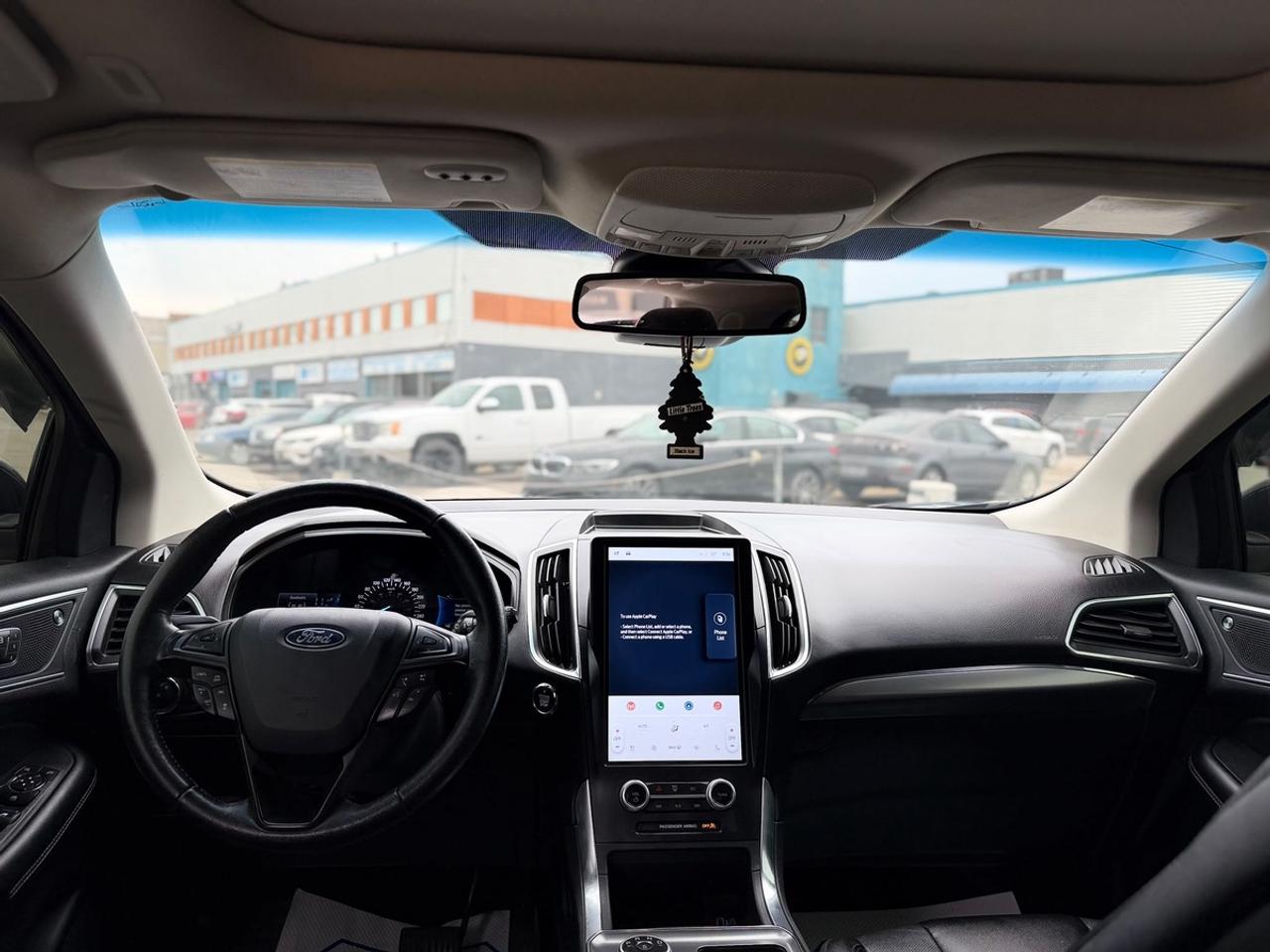 2022 Ford Edge Titanium Photo