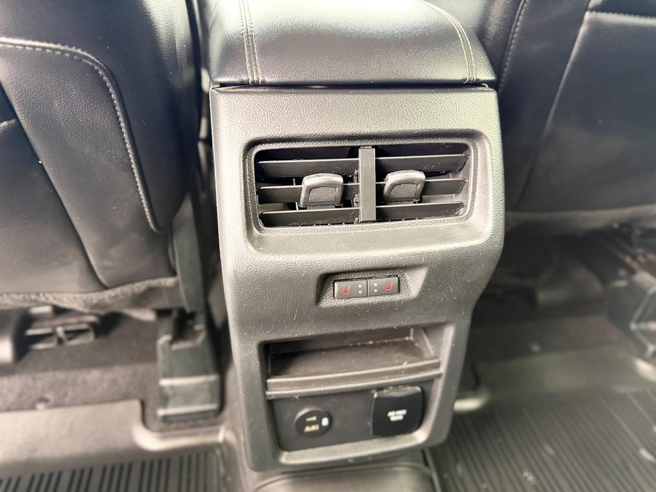 2022 Ford Edge Titanium Photo