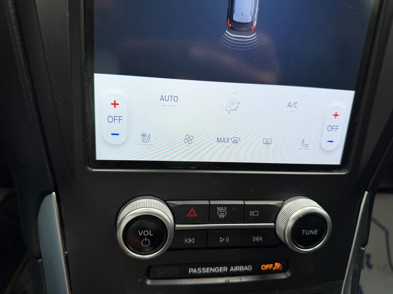 2022 Ford Edge Titanium Photo