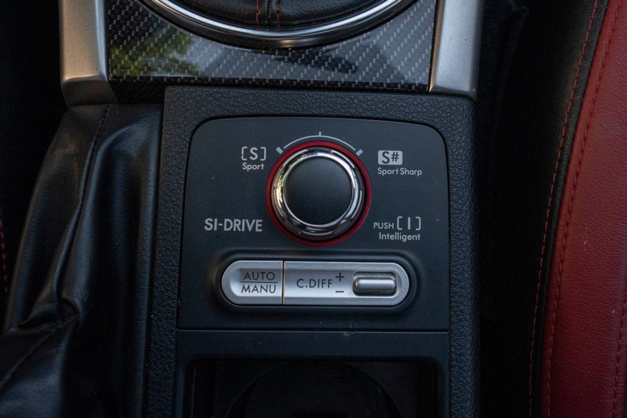 2015 Subaru WRX STI Limited Photo
