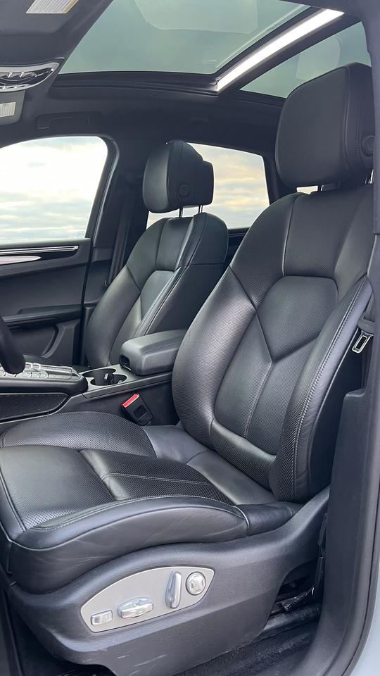 2019 Porsche Macan S | NO ACCIDENT | Panoramic Roof | Navigation Photo