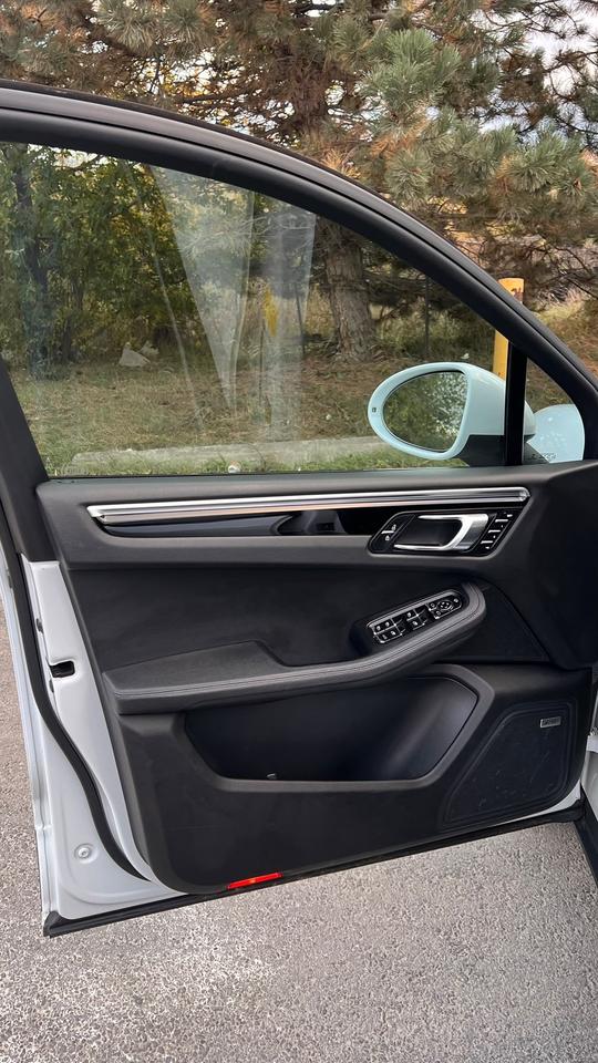 2019 Porsche Macan S | NO ACCIDENT | Panoramic Roof | Navigation Photo