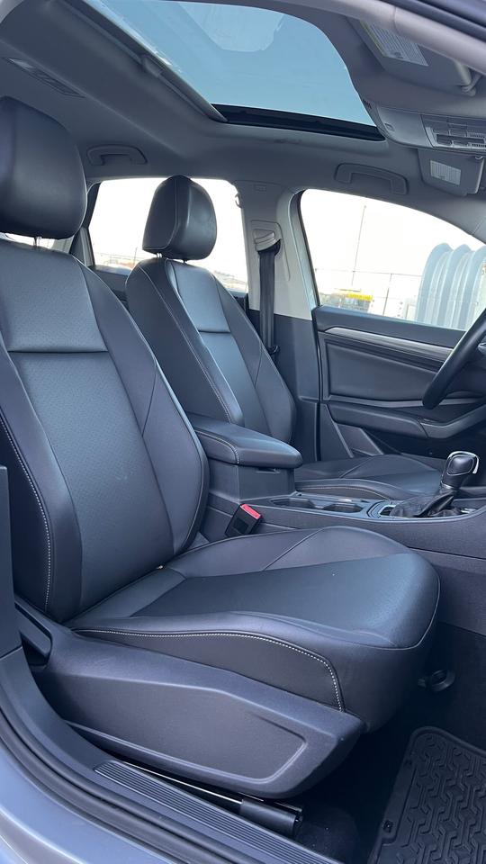 2019 Volkswagen Jetta Highline | NO ACCIDENT | ONE ONWER | SUNROOF | LEA Photo