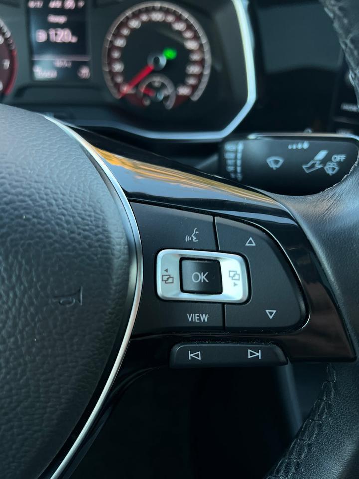 2019 Volkswagen Jetta Highline | NO ACCIDENT | ONE ONWER | SUNROOF | LEA Photo