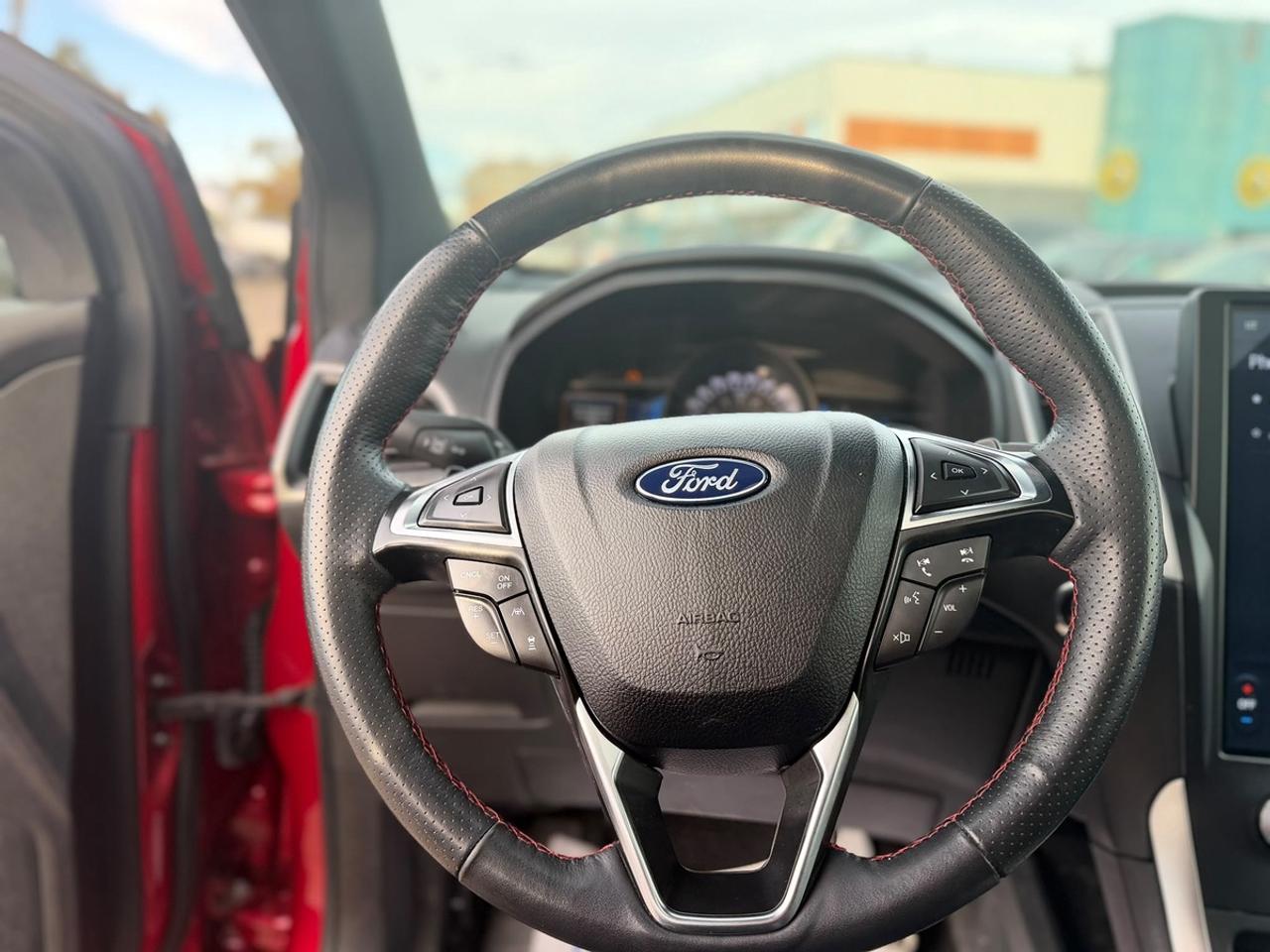 2024 Ford Edge SEL Photo